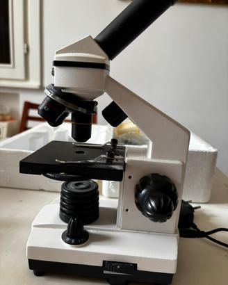 Microscopio semiprofessionale