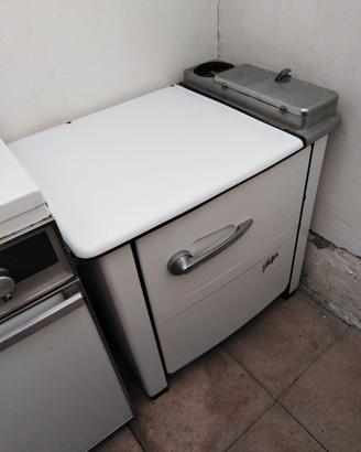 Stufa in ghisa vintage 1950