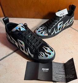Sneaker Moschino Logo Fiamme Olografico