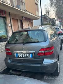 MERCEDES CLASSE B 180 EXECUTIVE