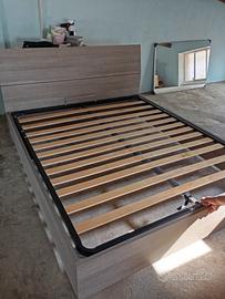 Letto matrimoniali, con contenitore