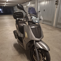 Kymco People S 300