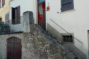 Piccolo appartamento da ristrutturare