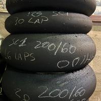 Gomme moto usate e nuove pista e strada