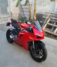 Ducati Panigale V2 2021