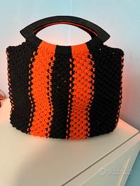 BORSA Macramè HANDMADE NERO + ARANCIO FLUO –