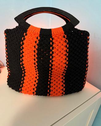 BORSA Macramè HANDMADE NERO + ARANCIO FLUO –