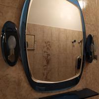 Specchio in cristallo da bagno con luci laterali