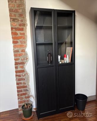 Libreria con ante IKEA BILLY OXBERG