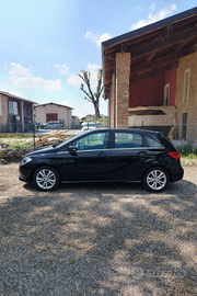 Mercedes Classe B 2015 – Cinghia nuova – Tagliando