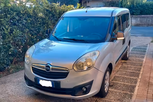 Opel Combo-D metano. Eco flex Combo Tour 5 posti.
