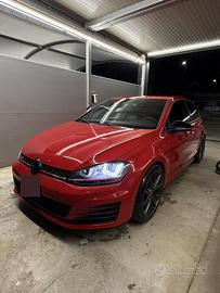 Volkswagen Golf 2.0 TSI GTI PERFORMANCE