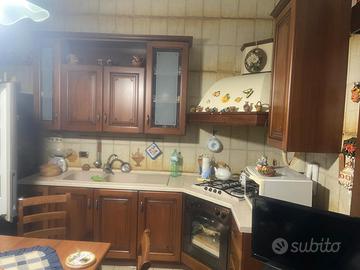 cucina completa di elettrodomestici 