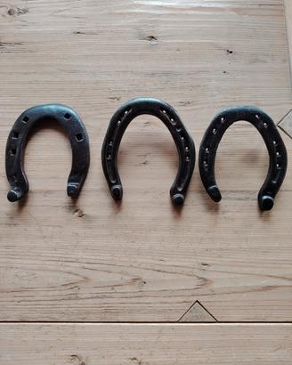 Lotto 3 antichi ferri da cavallo