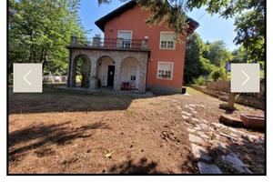 Villa signorile su più livelli a Sassello centro