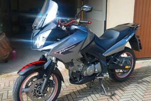 Suzuki V Strom DL 650 - 2011