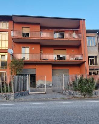 GOLE ALCANTARA intero stabile indipendente