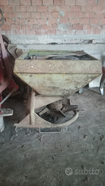 Macchinario spandiconcime S.MARCO