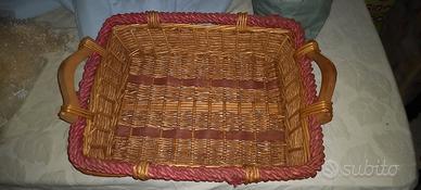 cesta in paglia natalizia