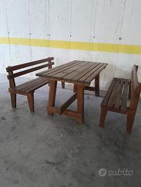 Tavolo più panchine in legno di larice