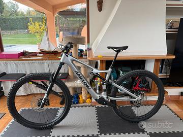 eMTB AMFLOW PL CARBON taglia L, Avinox, 250km