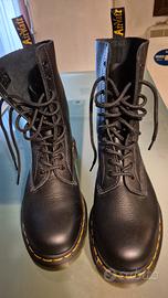 Dr. Martens Nere in Pelle – Originali, Mai Usate