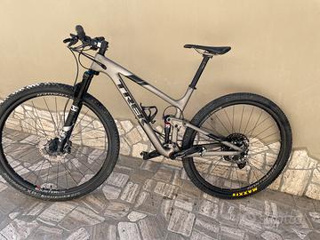 Trek Top Fuel 9.7 - Full Carbon 29"