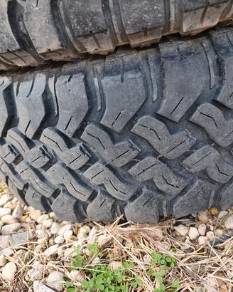 gomme  Falken 265/70 R17.  WILDPEAK MT01