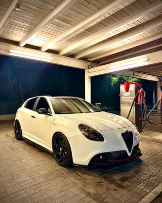 Alfa romeo Giulietta quadrifoglio verde 1750 tbi