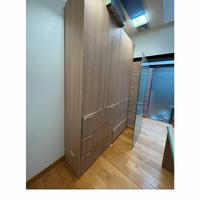 Armadio con ante e cassettiera