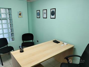 Ufficio arredato pronto all'uso