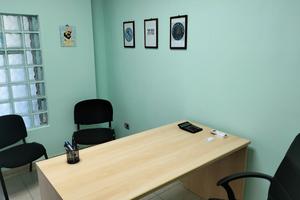 Ufficio arredato pronto all'uso