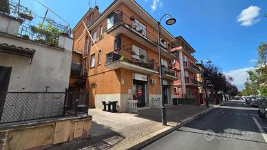 Cave, posta secondo piano centrale