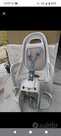 Seggiolino bici. peso massimo fino a 22 kg,