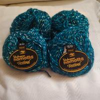 Filato verde petrolio e colori