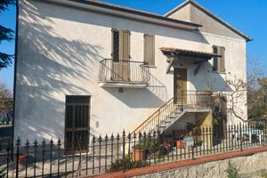 Casa singola con terreno