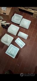 Set ceramica bianca antica per bagno