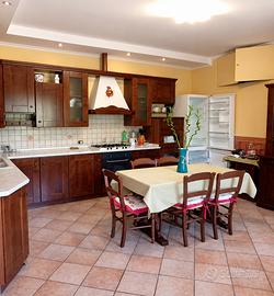 GENZANO DI ROMA TRILOCALE Con TERRAZZO MATTONATO