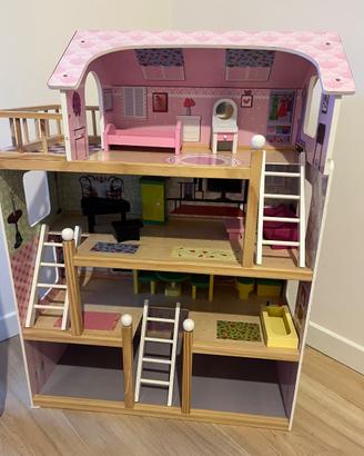 Casa delle bambole in legno