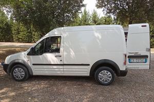 Ford Transit Connect con camperizzazione amovibile