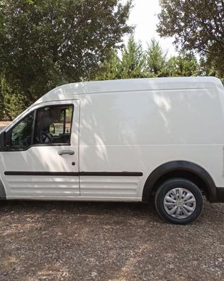 Ford Transit Connect con camperizzazione amovibile