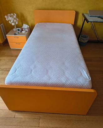LETTO SINGOLO ESTRAIBILE E COMODINO