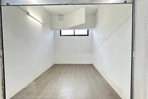 Via Cruillas - box ristrutturato soppalcabile