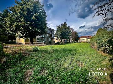 LOTTI EDIFICABILI PER VILLA O BIFAMILIARE - A P...