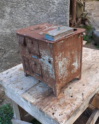 stufa giocattolo in lamiera primi novecento 