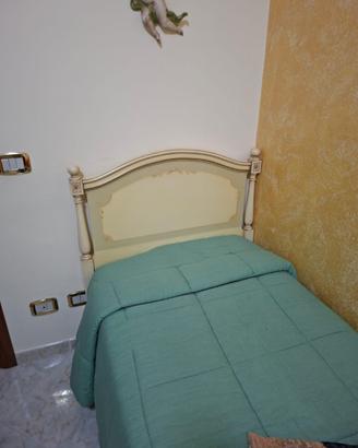 Letto-comodino-scrivania