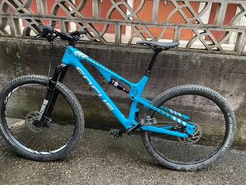 Focus spine taglia M full carbon