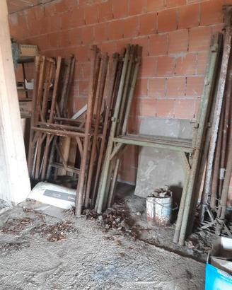 Ponteggi edili cavalle puntelli e canne innocenti