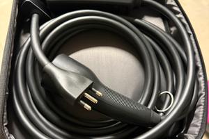 Tesla Mobile Connector Gen 2, adattatore italiano
