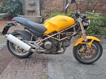 Ducati Monster 900